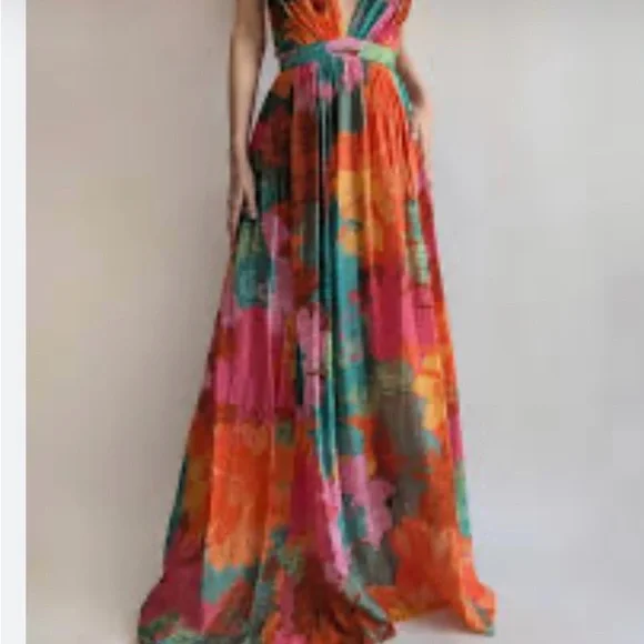 NWOT- Stunning,Vibrant Floral Halter Dress - Picture 3 of 12